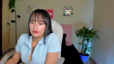Snapshot of sarah_ramirez777 chatting on 02/25/25, 09:24 Sarah Ramirez online show from 02/25/25, 09:24