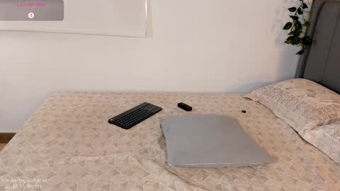 sarah_rayy online show from 03/11/25, 10:31