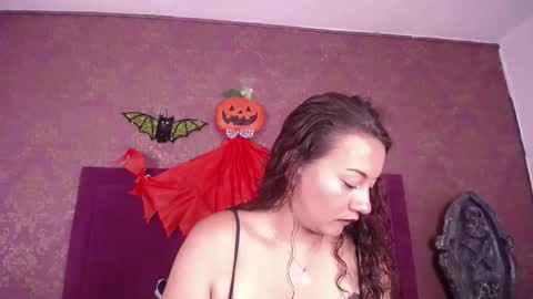 sarah_skys online show from 10/18/25, 04:15