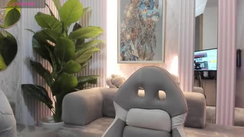 Sarah online show from 03/25/26, 02:17