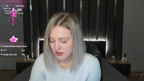 Sarah online show from 02/01/25, 04:03