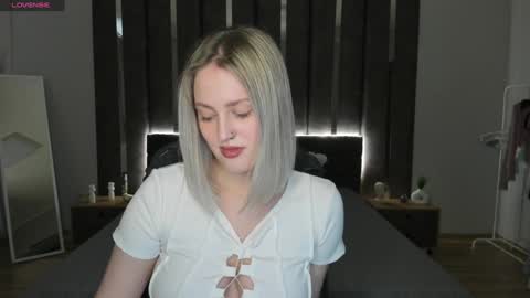 Sarah online show from 02/05/25, 03:55