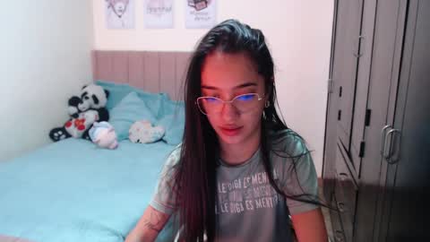 Snapshot of sarah_stone15 chatting on 12/13/24, 04:49 Sarah online show from 12/13/24, 04:49