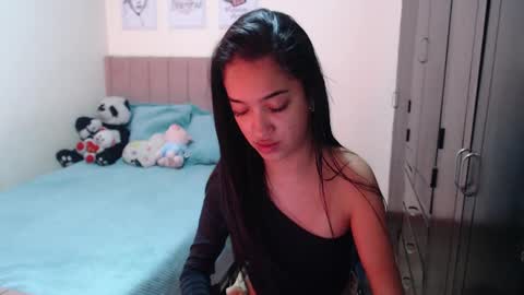 Snapshot of sarah_stone15 chatting on 12/15/24, 02:30 Sarah online show from 12/15/24, 02:30