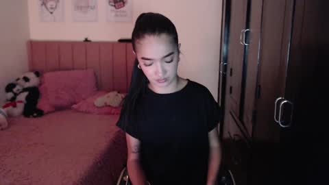 Snapshot of sarah_stone15 chatting on 01/29/25, 12:43 Sarah online show from 01/29/25, 12:43