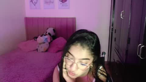 Snapshot of sarah_stone15 chatting on 02/13/25, 01:40 Sarah online show from 02/13/25, 01:40