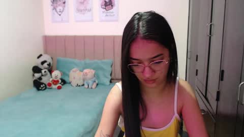 Snapshot of sarah_stone15 chatting on 03/04/25, 03:59 Sarah online show from 03/04/25, 03:59