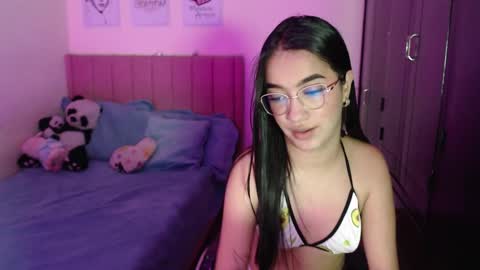 Snapshot of sarah_stone15 chatting on 03/11/25, 02:54 Sarah online show from 03/11/25, 02:54