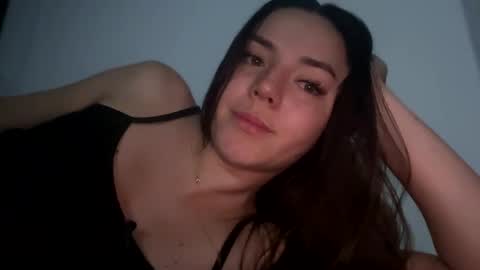 Snapshot of sarah_swtt chatting on 12/17/24, 09:17 - next broadcast 28 nov  7 pm Col online show from 12/17/24, 09:17