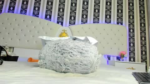 Snapshot of sarah_t33n chatting on 02/18/25, 11:30 Sarah online show from 02/18/25, 11:30