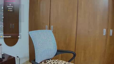 sarah_tailorr online show from 10/10/25, 12:20