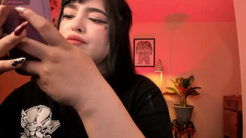 Snapshot of sarah_volkov chatting on 06/06/26, 07:13 online show from 06/06/26, 07:13