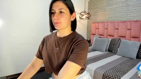 Sarah Deyvis online show from 02/25/25, 05:36