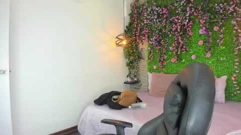 Sarah Deyvis online show from 02/19/26, 03:30