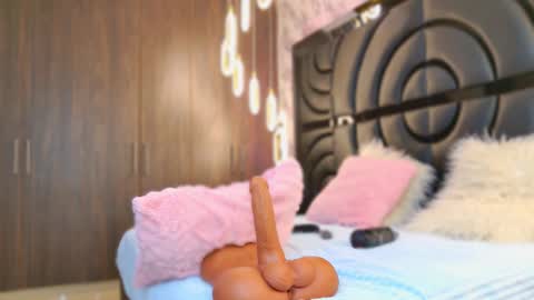 Sarah online show from 02/17/25, 02:26