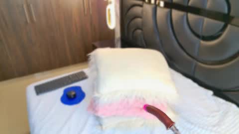 Sarah online show from 02/26/25, 02:25