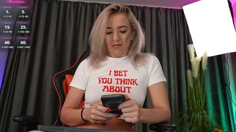 Sarahjadore online show from 02/22/25, 07:47