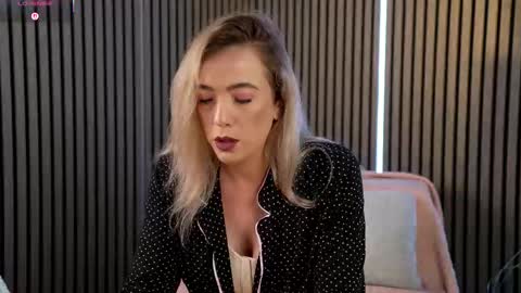 Sarahjadore online show from 02/12/26, 07:09