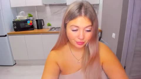 Sarah online show from 10/29/25, 02:19