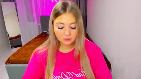 Sarah online show from 11/06/25, 02:29