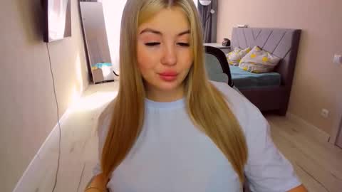 Sarah online show from 03/23/26, 11:36