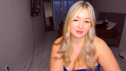 Sarah online show from 03/31/26, 03:34