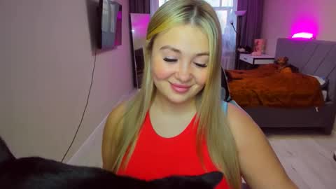 Sarah online show from 04/14/26, 01:06