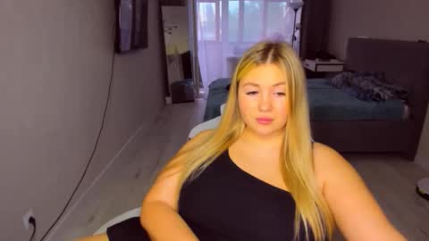 Sarah online show from 05/11/26, 04:04