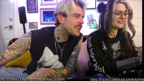 Snapshot of sarahmoonsg chatting on 02/04/25, 07:40 Sarah Moon online show from 02/04/25, 07:40