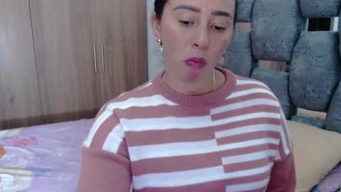 Snapshot of sarahott_1 chatting on 01/18/25, 08:40 Lia online show from 01/18/25, 08:40