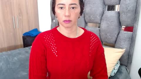 Snapshot of sarahott_1 chatting on 02/21/25, 02:16 Lia online show from 02/21/25, 02:16