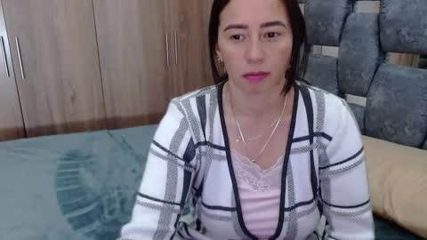 Snapshot of sarahott_1 chatting on 03/07/25, 12:34 Lia online show from 03/07/25, 12:34