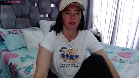 Snapshot of sarahott_1 chatting on 10/06/25, 03:53 Lia online show from 10/06/25, 03:53