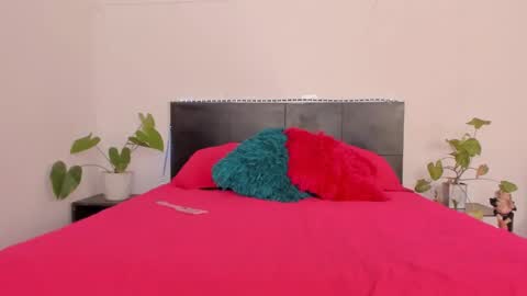 Snapshot of sarahredi chatting on 01/16/25, 09:08 Girl next door online show from 01/16/25, 09:08