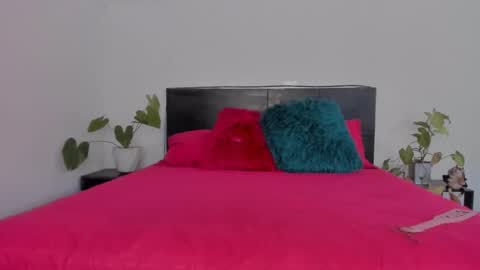 Snapshot of sarahredi chatting on 01/18/25, 05:48 Girl next door online show from 01/18/25, 05:48