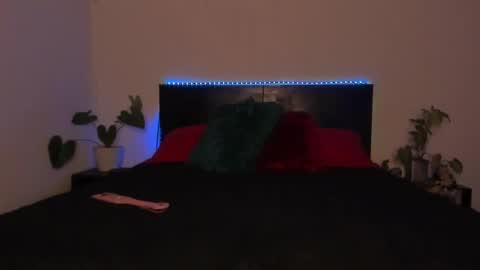 Snapshot of sarahredi chatting on 01/19/25, 11:53 Girl next door online show from 01/19/25, 11:53