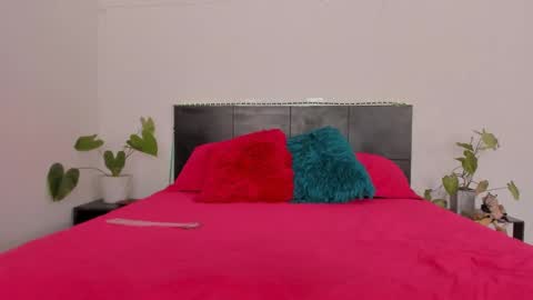 Snapshot of sarahredi chatting on 01/20/25, 07:35 Girl next door online show from 01/20/25, 07:35