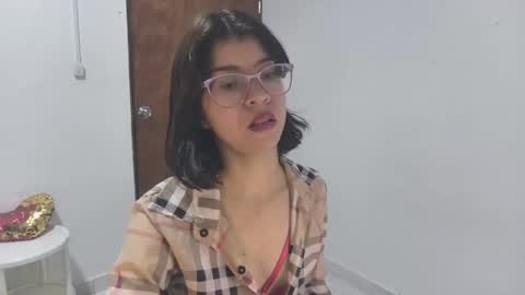 Sarah  online show from 09/27/25, 01:05