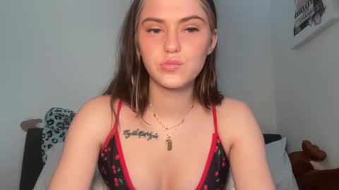 SarahxOliver online show from 11/14/25, 05:55