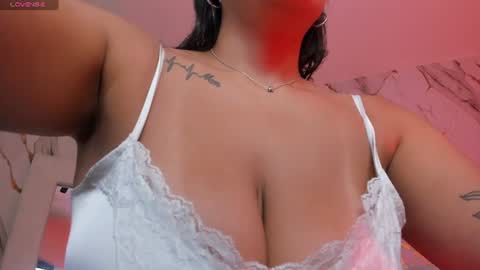 Snapshot of sarahyates chatting on 07/25/26, 07:22 Sarah independent model online show from 07/25/26, 07:22