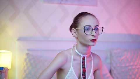  Sarai  online show from 09/20/25, 08:54