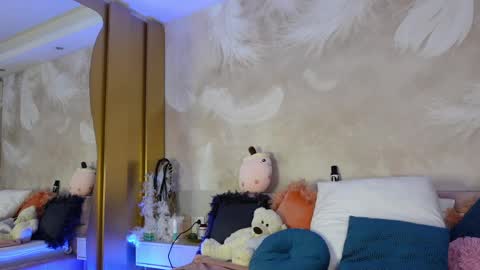Snapshot of sarajennyfer chatting on 05/13/26, 04:43 Jenny online show from 05/13/26, 04:43