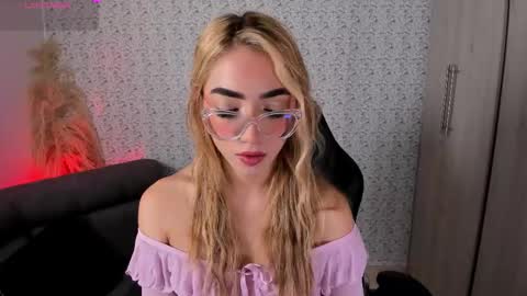 Sara jones   online show from 03/18/26, 09:12