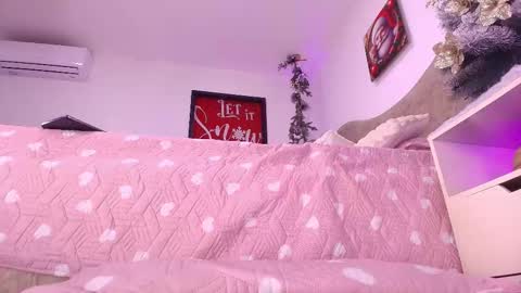 Sara  online show from 12/05/25, 12:03