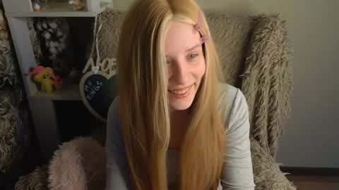 Snapshot of sarakaell chatting on 05/26/26, 01:56 Sara online show from 05/26/26, 01:56