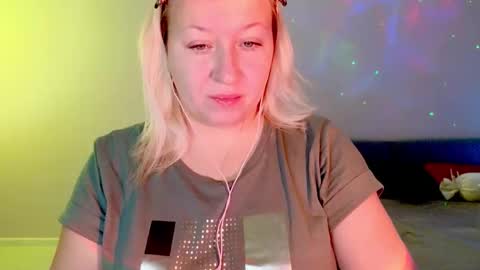 Sara online show from 10/14/25, 03:51