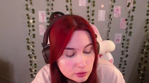 Sara online show from 12/22/25, 01:19