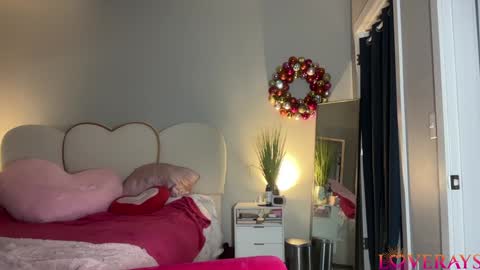 Back from Vacay  Follow for more here  online show from 09/28/25, 04:40