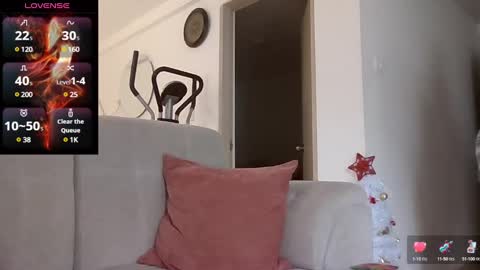 Snapshot of saramartinez100 chatting on 12/13/24, 07:53 sara martinez online show from 12/13/24, 07:53