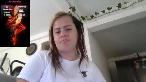 Snapshot of saramartinez100 chatting on 01/03/25, 02:40 sara martinez online show from 01/03/25, 02:40